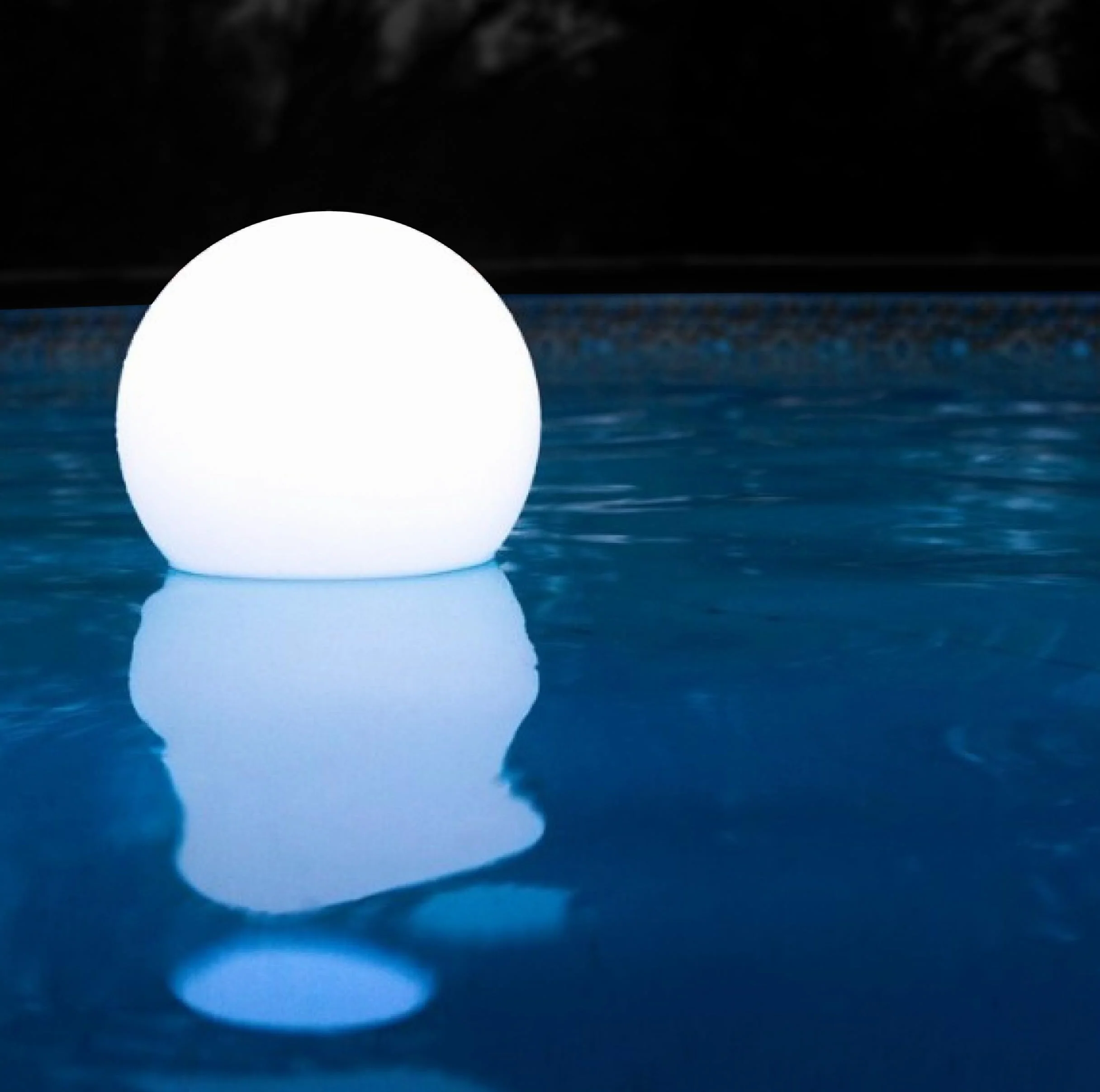 Arkema Design Sfera diam 40 cm SF400 luminosa e galleggiante