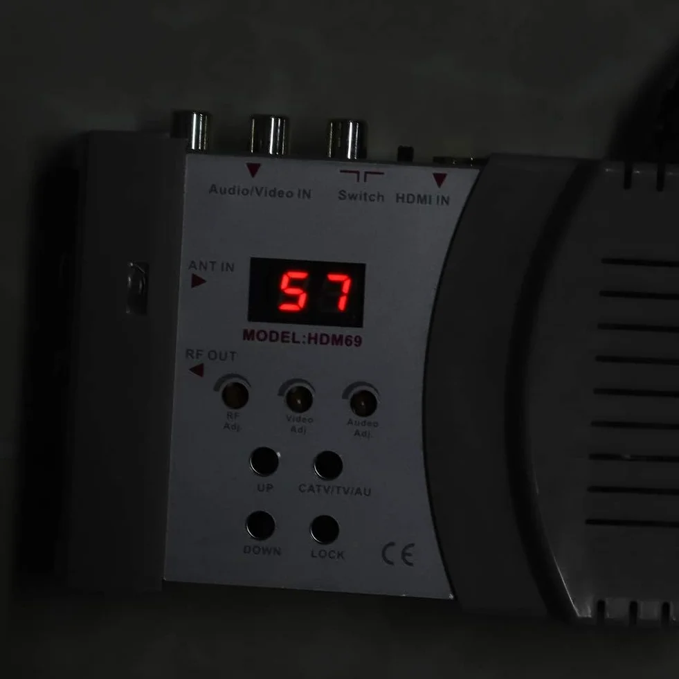 Modulatore HDMI Digitale 1080P Convertitore da AV a RF 100-240V Dual Band VHF/UHF