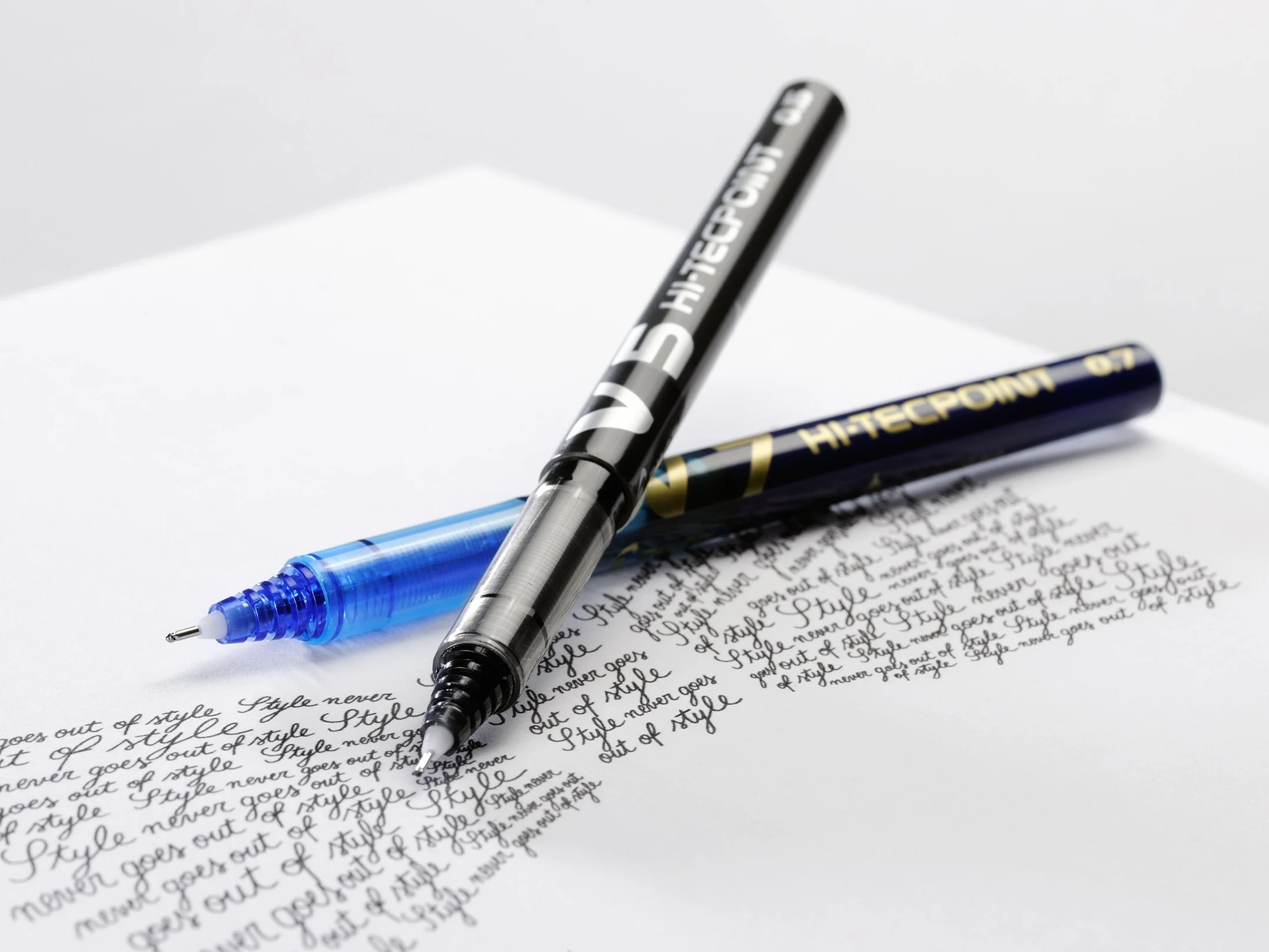 PILOT V5 Penna Roller Inchiostro Liquido Punta Fine 0,5 mm Nero Asciugatura Rapida