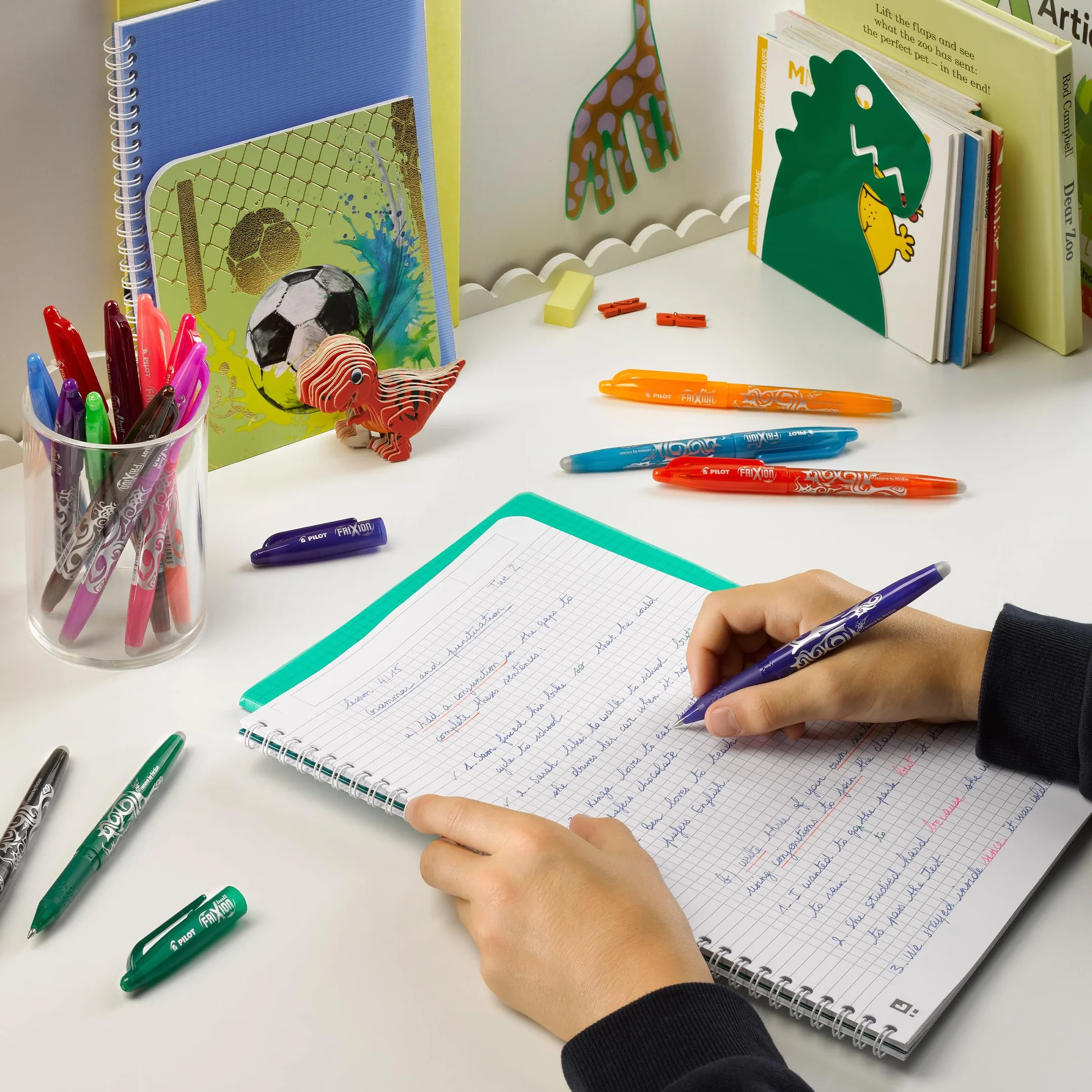 PILOT FriXion Ball 07 Penna a Inchiostro Termico Cancellabile Ricaricabile Blu Punta Media Set con Ricariche