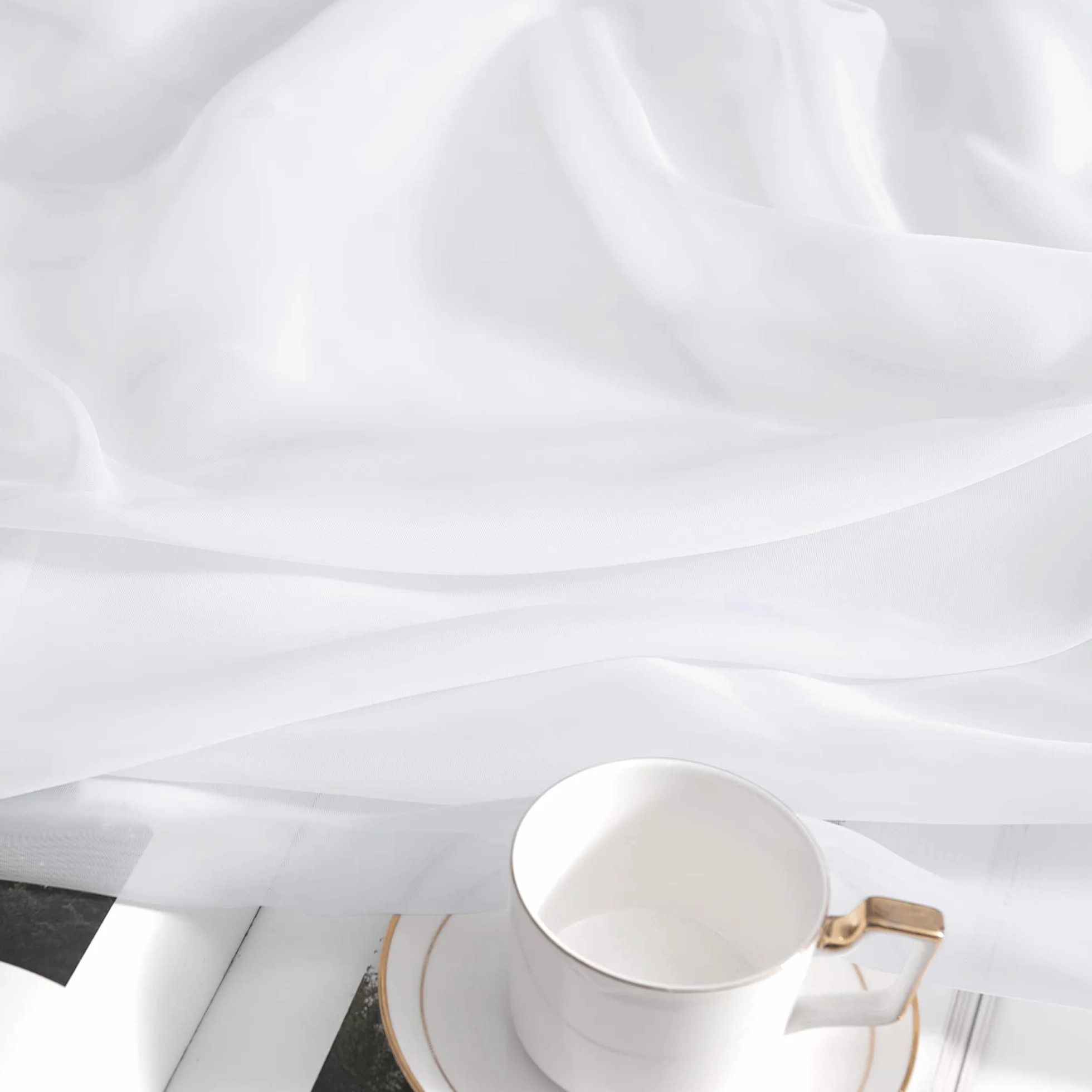 PONY DANCE Tende Bianche per Esterno Impermeabili 2 Pezzi L137 x A213 CM Tende da Sole per Esterno con Passanti Adesivi Voile Curtains Trasparenti per Balcone