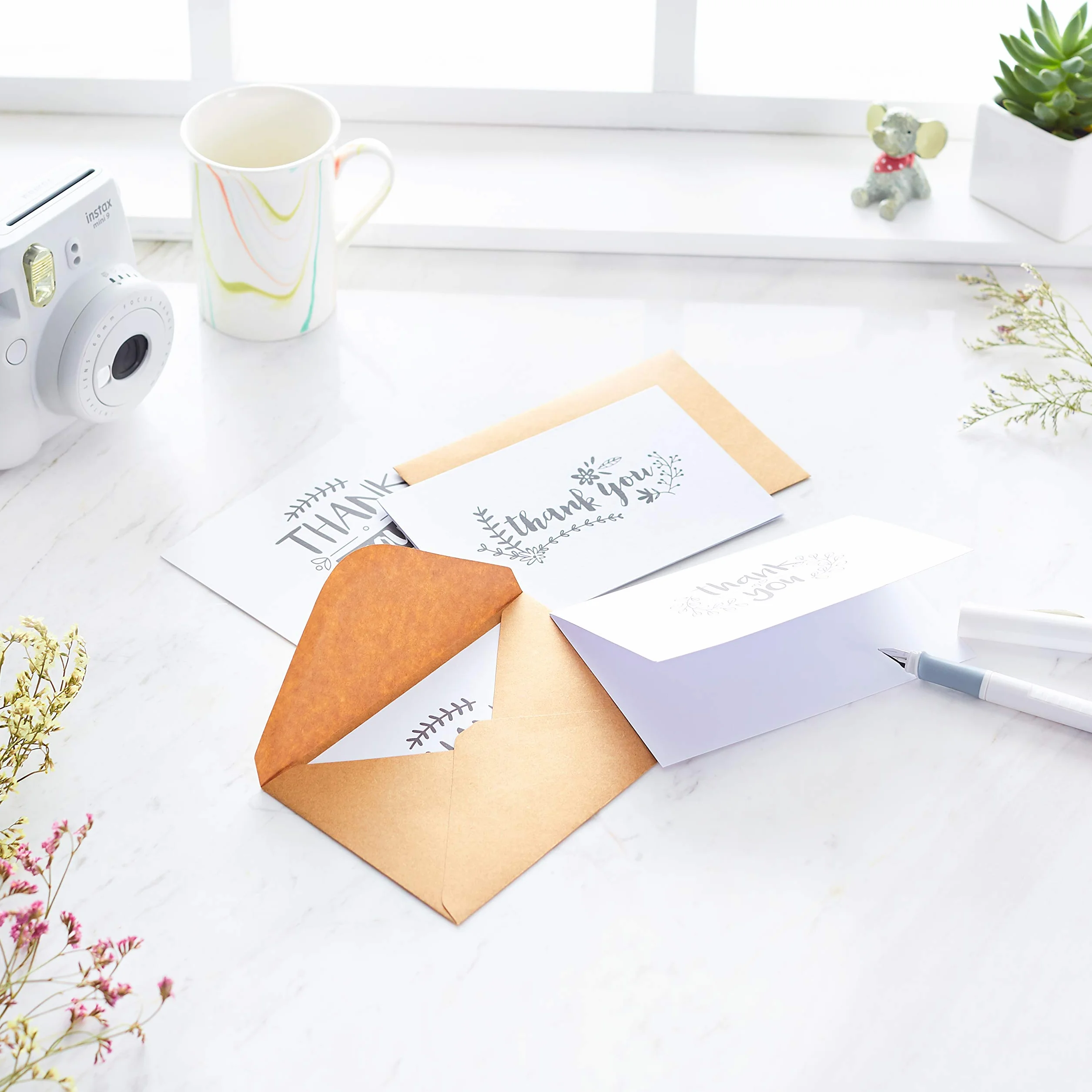 Amazon Basics Cartolina di ringraziamento "Thank you", bianco e nero, 48 unità