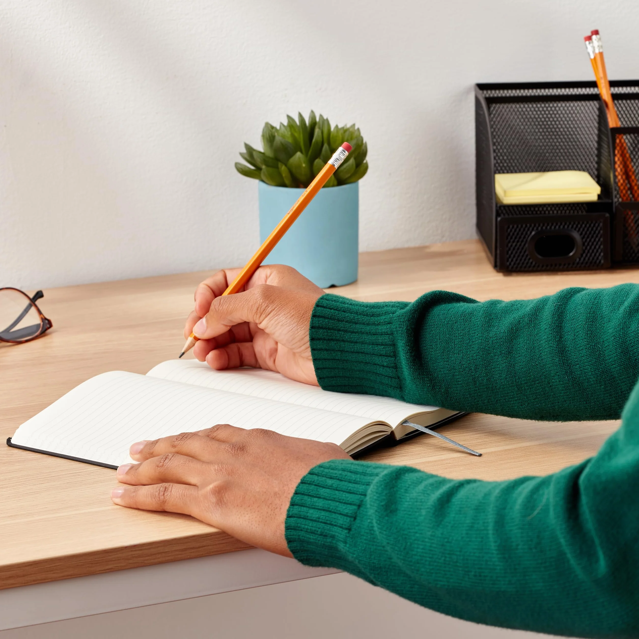 Amazon Basics Taccuino Classico A5 Senza Righe Nero