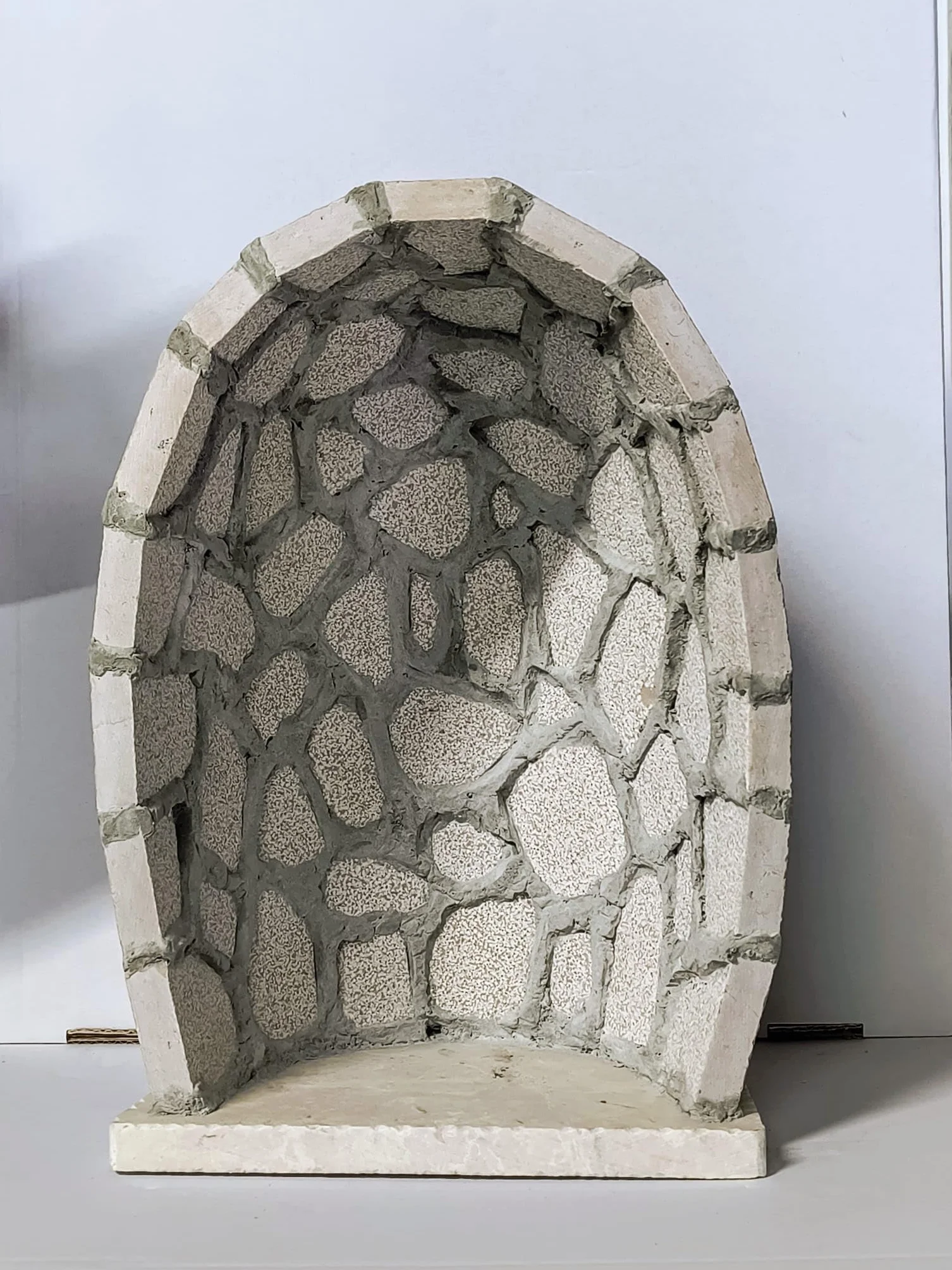 Generico ArteSacraCaravaggio Grotta per statua artigianale in marmo Botticino cm 41 x 30 realizzata interamente a mano di produzione artigianale italiana