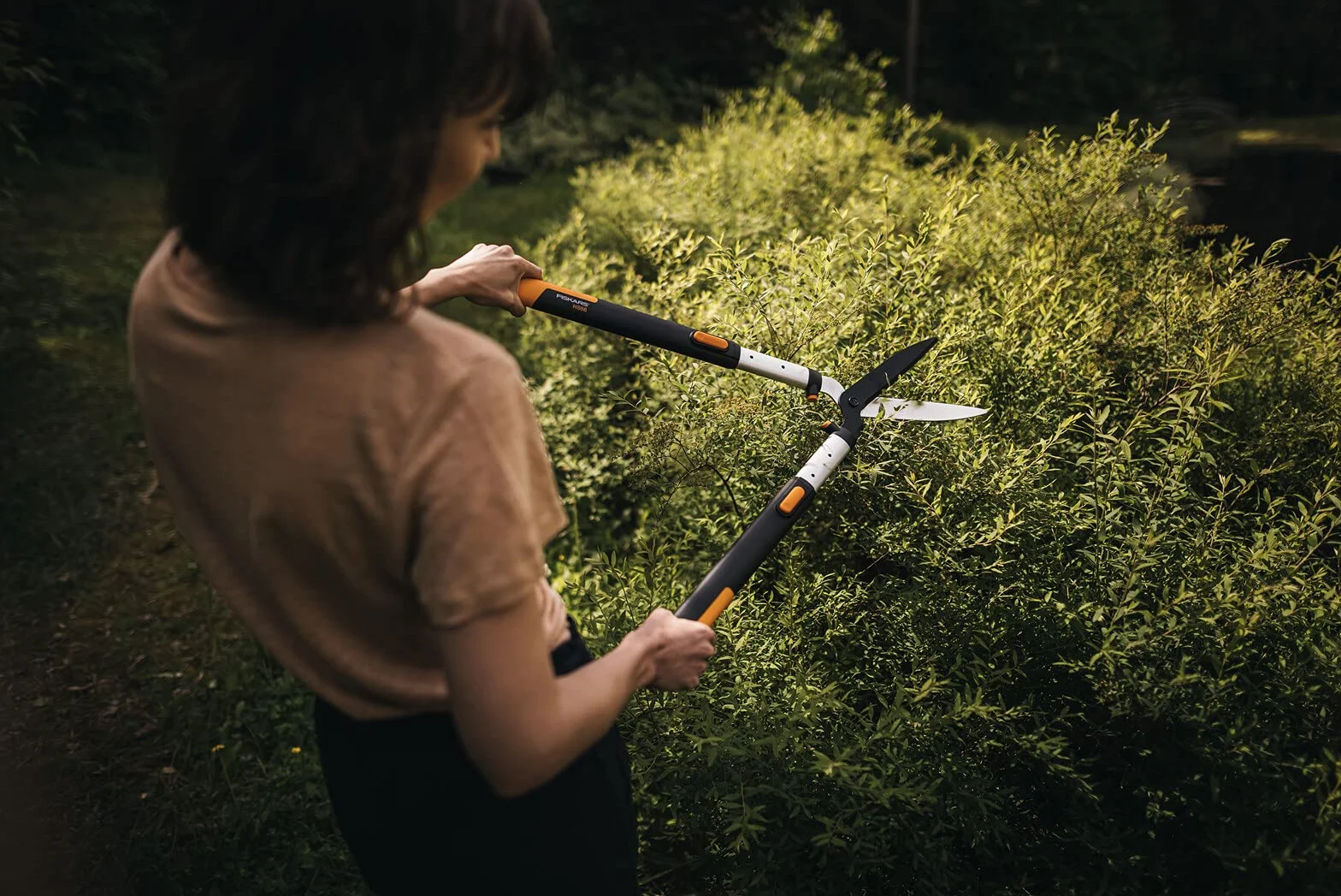 Fiskars SmartFit HS86 Cesoie telescopiche per siepi 68-93 cm Lama acciaio rivestimento antiaderente Nero Arancione