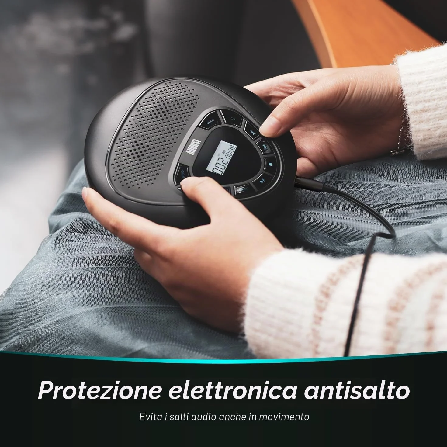 August SE10 Lettore CD Portatile con Altoparlanti, Batteria Ricaricabile, Anti-shock, Aux out, Micro SD, Nero