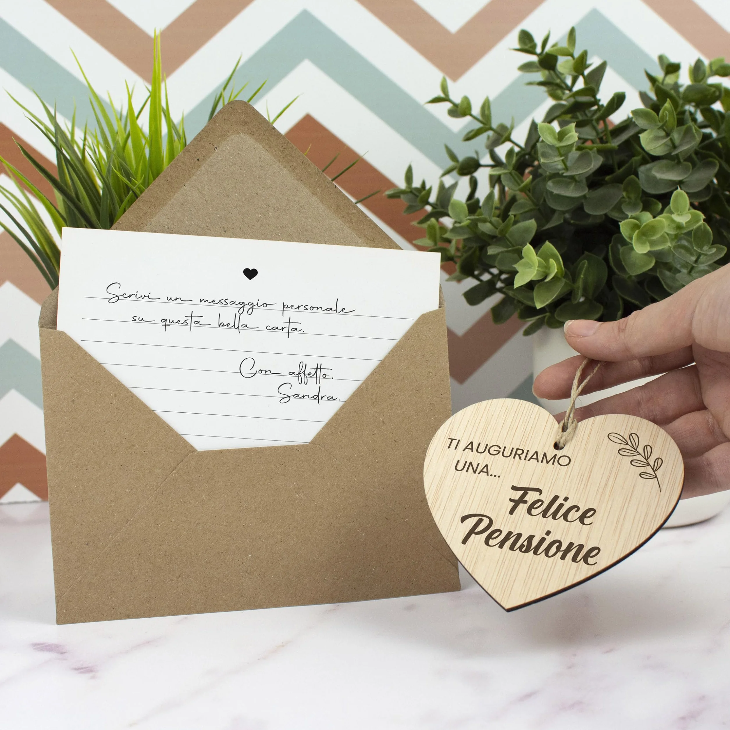 CONTRAXT Regalo Originale per Pensione, Biglietto di Buona Pensione in Legno con Ciondolo