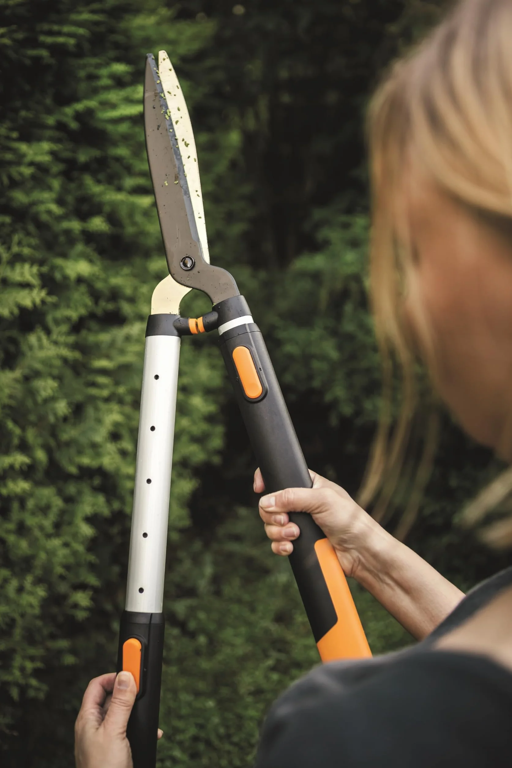 Fiskars SmartFit HS86 Cesoie telescopiche per siepi 68-93 cm Lama acciaio rivestimento antiaderente Nero Arancione